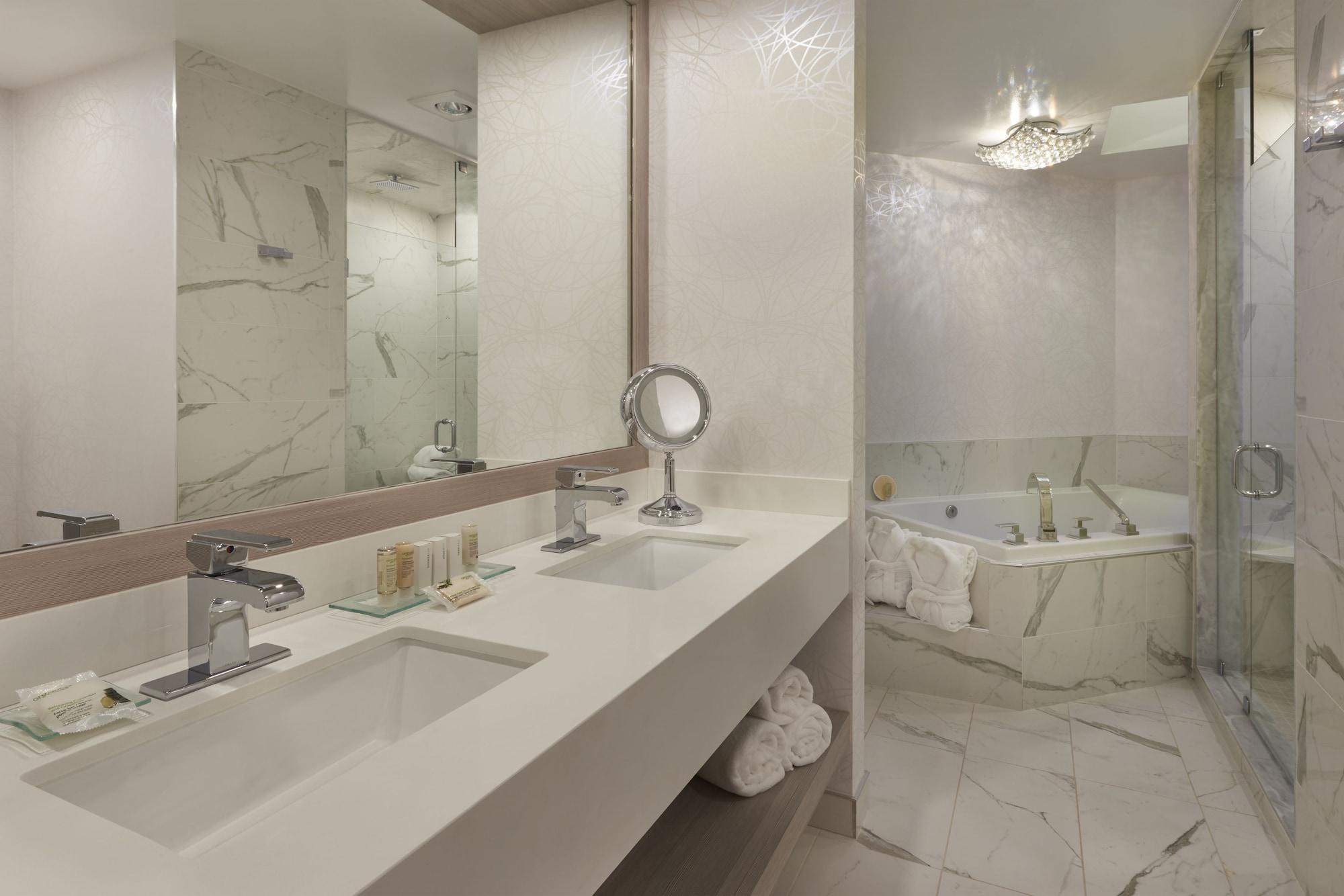 White Oaks Conference & Resort Spa Niagara-on-the-Lake Exteriör bild Bathroom
