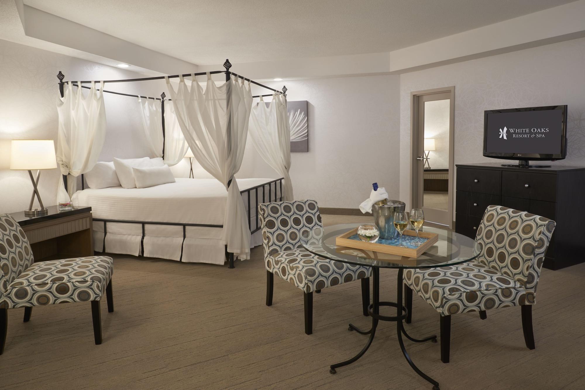 White Oaks Conference & Resort Spa Niagara-on-the-Lake Exteriör bild A suite at the Hotel Casa Marina