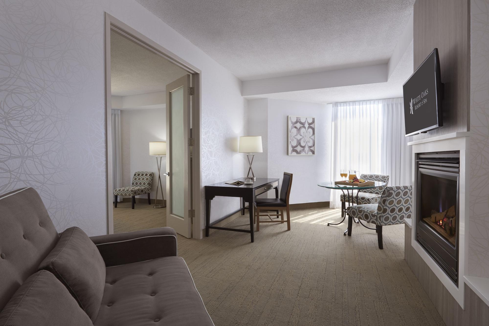 White Oaks Conference & Resort Spa Niagara-on-the-Lake Exteriör bild A suite at the Hotel