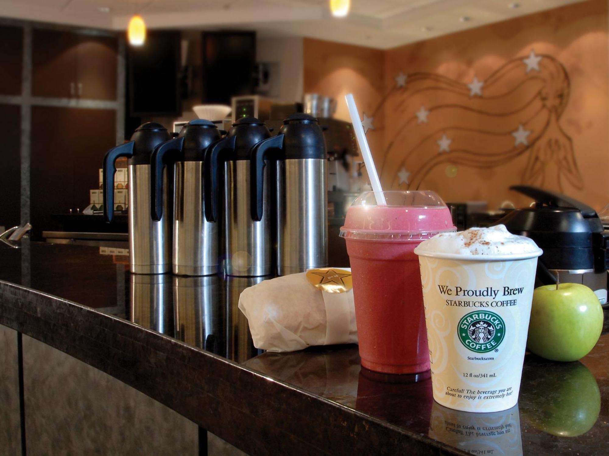 White Oaks Conference & Resort Spa Niagara-on-the-Lake Exteriör bild Starbucks in Japan