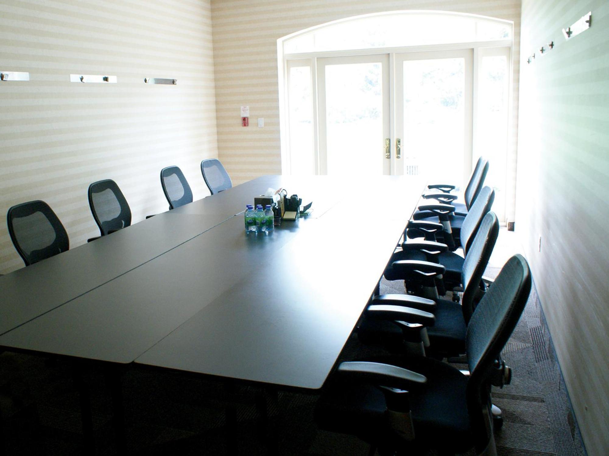 White Oaks Conference & Resort Spa Niagara-on-the-Lake Exteriör bild A typical boardroom