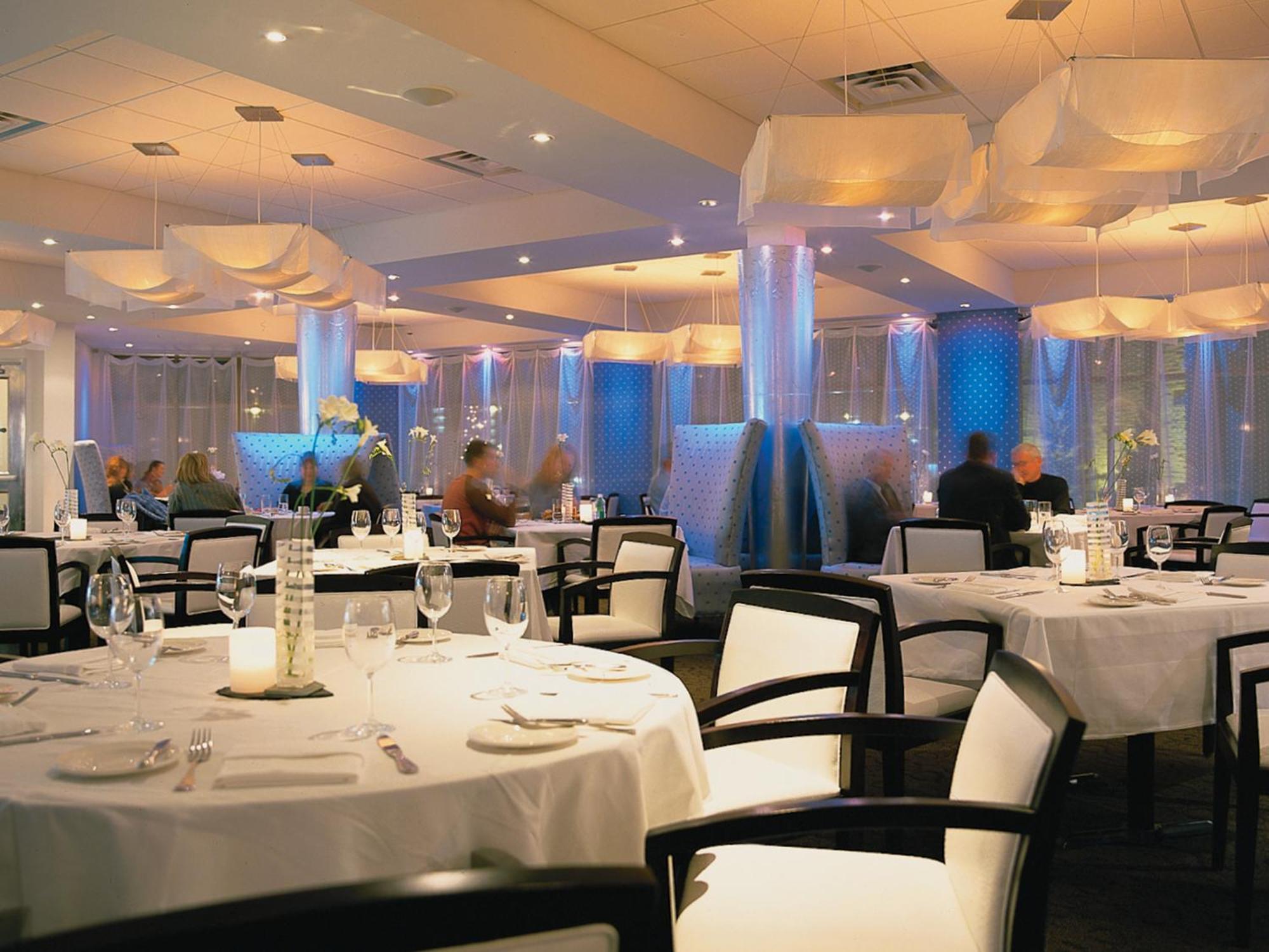 White Oaks Conference & Resort Spa Niagara-on-the-Lake Exteriör bild The interior of the restaurant