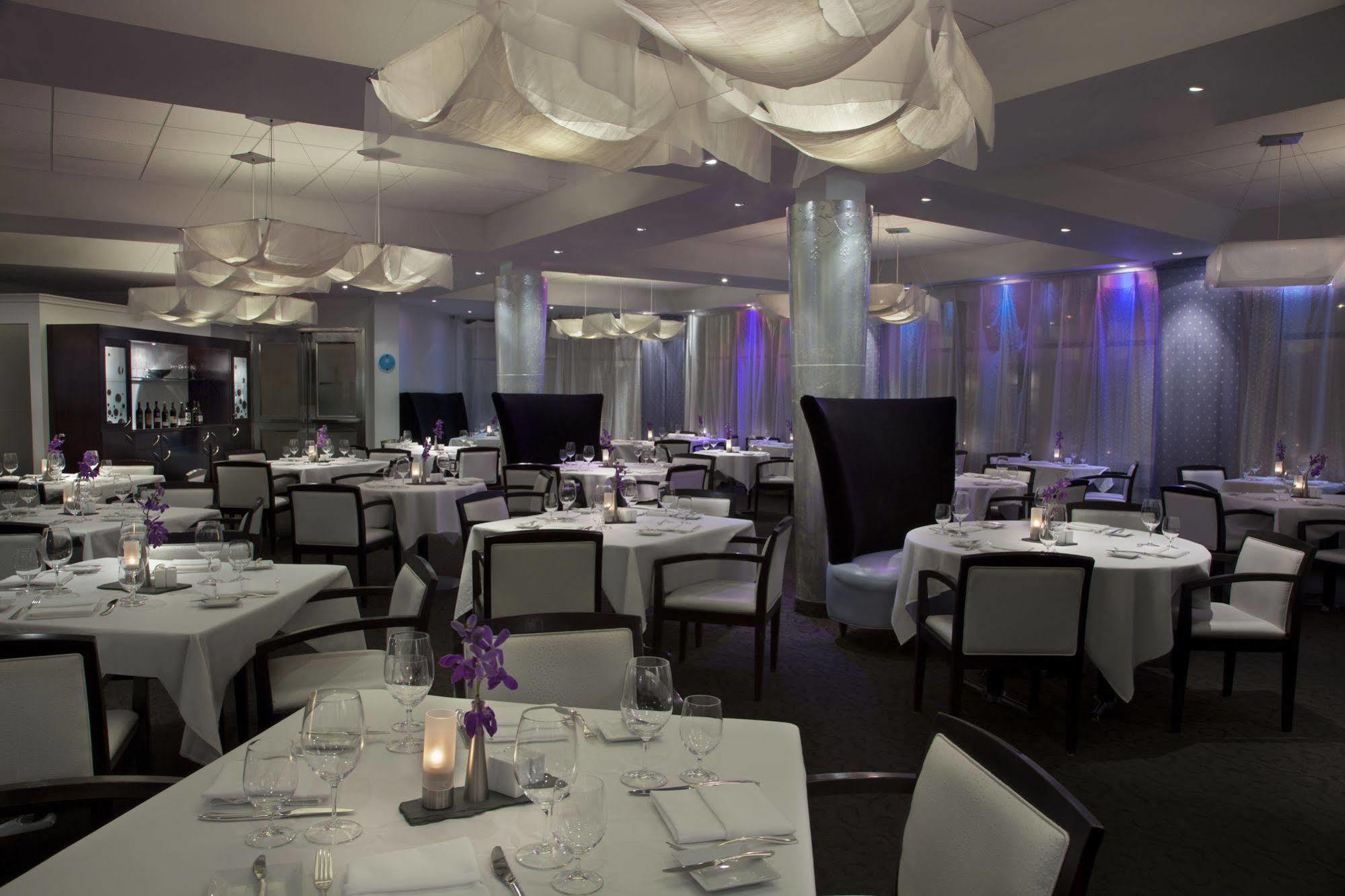 White Oaks Conference & Resort Spa Niagara-on-the-Lake Exteriör bild Interior of the restaurant