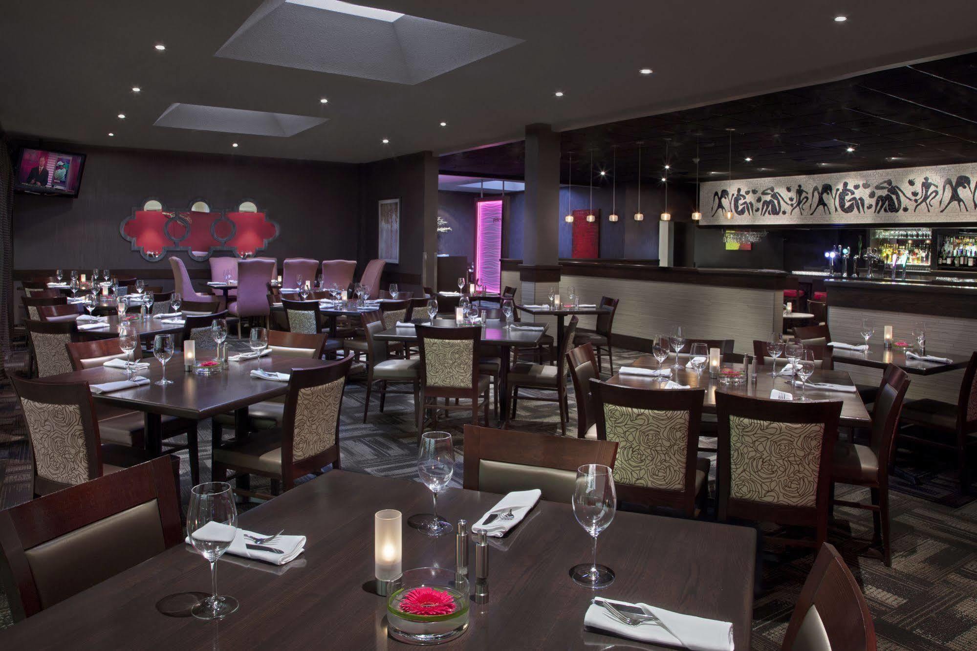 White Oaks Conference & Resort Spa Niagara-on-the-Lake Exteriör bild Interior of a restaurant
