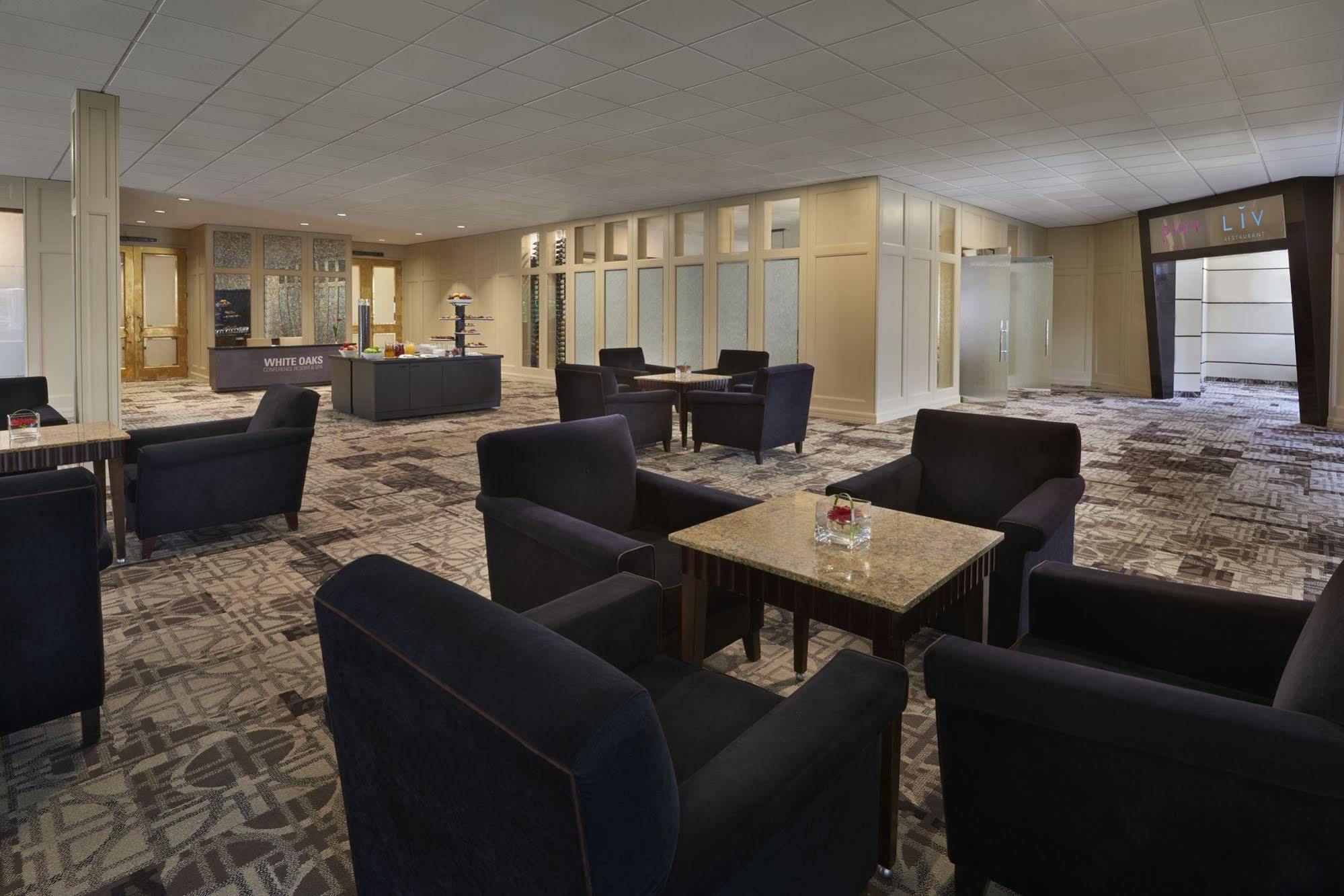 White Oaks Conference & Resort Spa Niagara-on-the-Lake Exteriör bild The Westin Club Lounge at Ottawa International Airport
